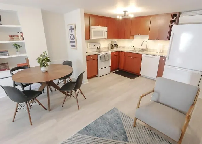 Modern Apartment In The Heart Of Logan Circle